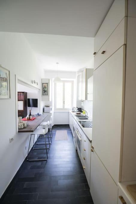 Apartamento Testaccio Luminous And Large Roma